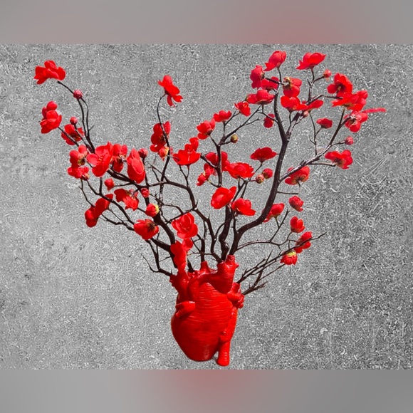 Handcrafted Biomorphic Heart to Tree Sculpture - Picture 5 of 7